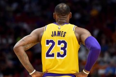 独行侠裁22岁球员：NBA球队阵容调整与年轻球员命运之辩