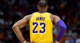 独行侠裁22岁球员：NBA球队阵容调整与年轻球员命运之辩